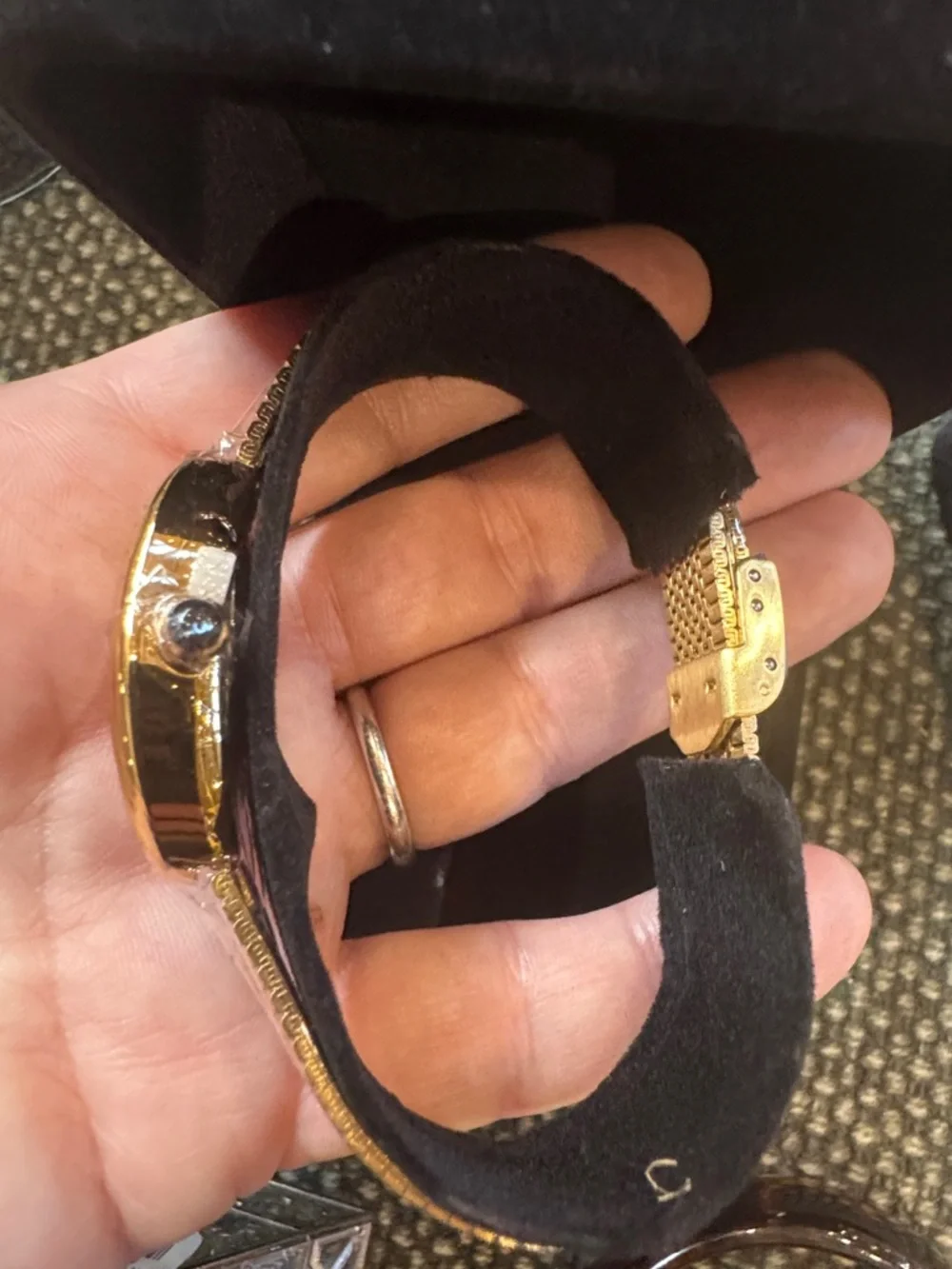 Classic Gold Oval Bracelet Watch - Picture 8 of 14